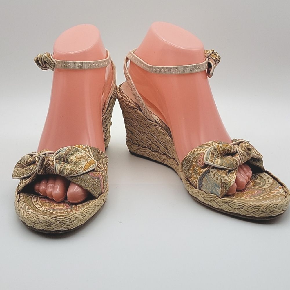 Stuart Weitzman Espadrille Sandals Size 8.‎  S913